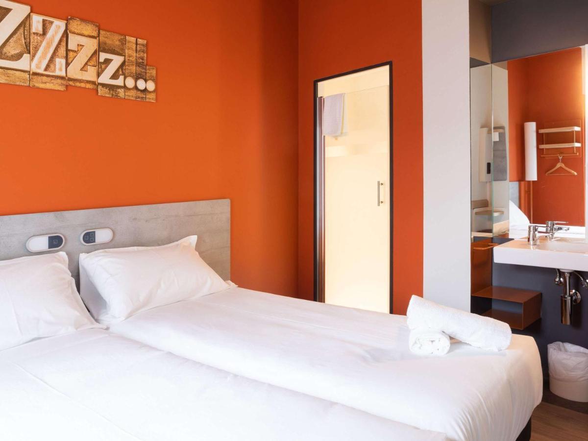 Ibis Budget Madrid Aeropuerto Bagian luar foto