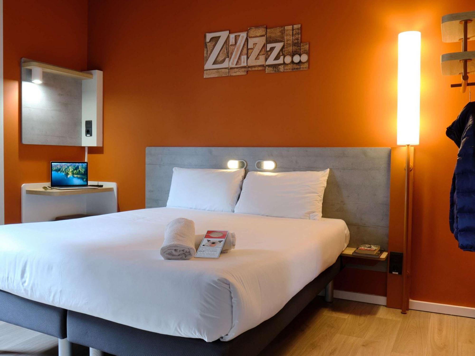 Ibis Budget Madrid Aeropuerto Bagian luar foto