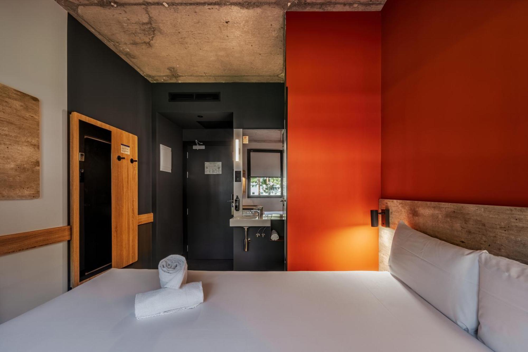 Ibis Budget Madrid Aeropuerto Bagian luar foto