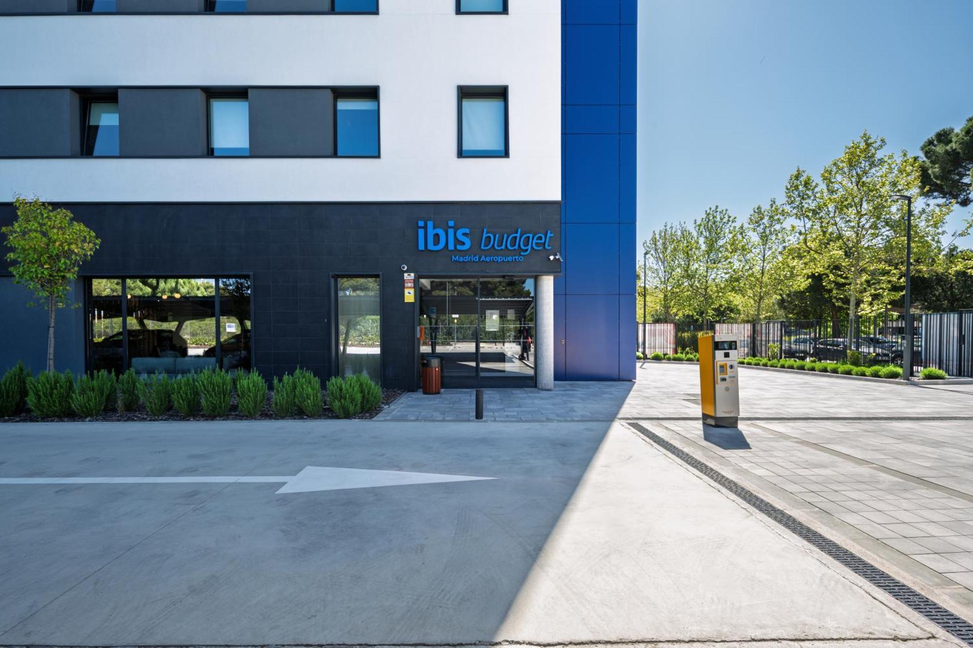Ibis Budget Madrid Aeropuerto Bagian luar foto